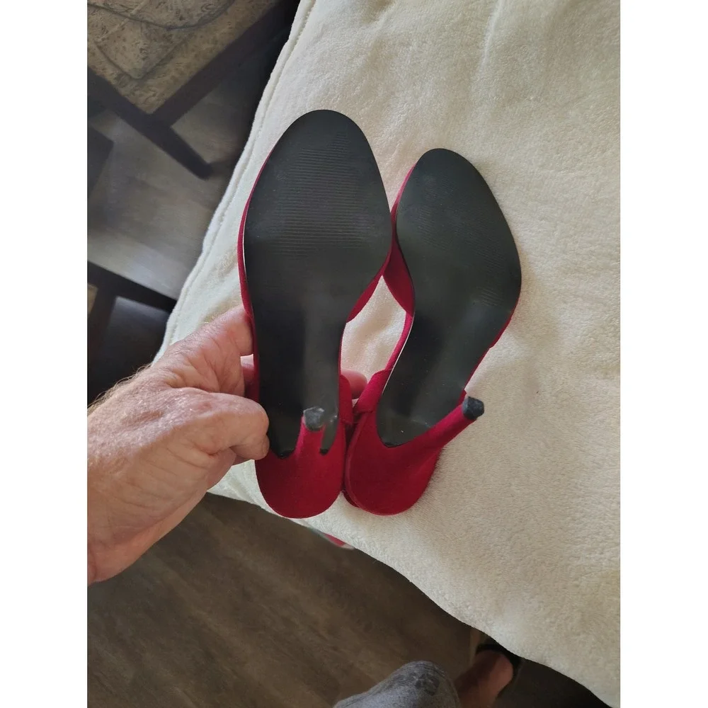 Colin Stuart Ruby Red Slingback Heels Almond Toe Pumps Kids Size 5 175375-051